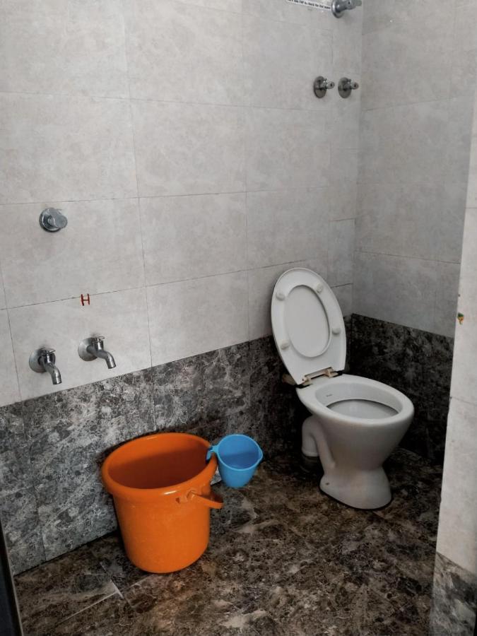 Hotel Gananjaya Гокарна Экстерьер фото
