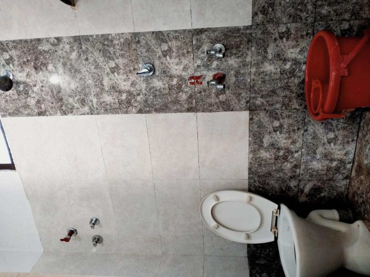 Hotel Gananjaya Гокарна Экстерьер фото
